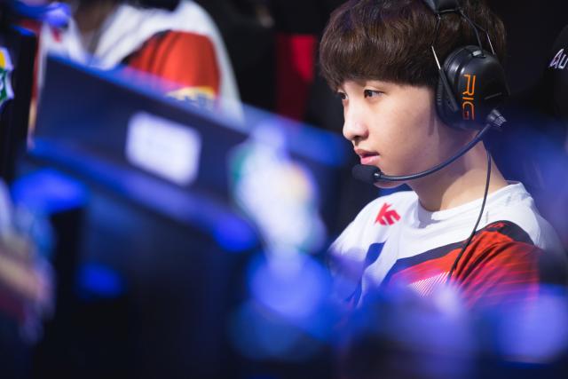 并没有坐以 并没有坐以